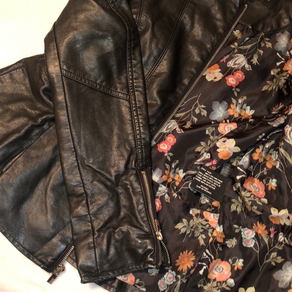 Black Rivet - Picture 3 of 5